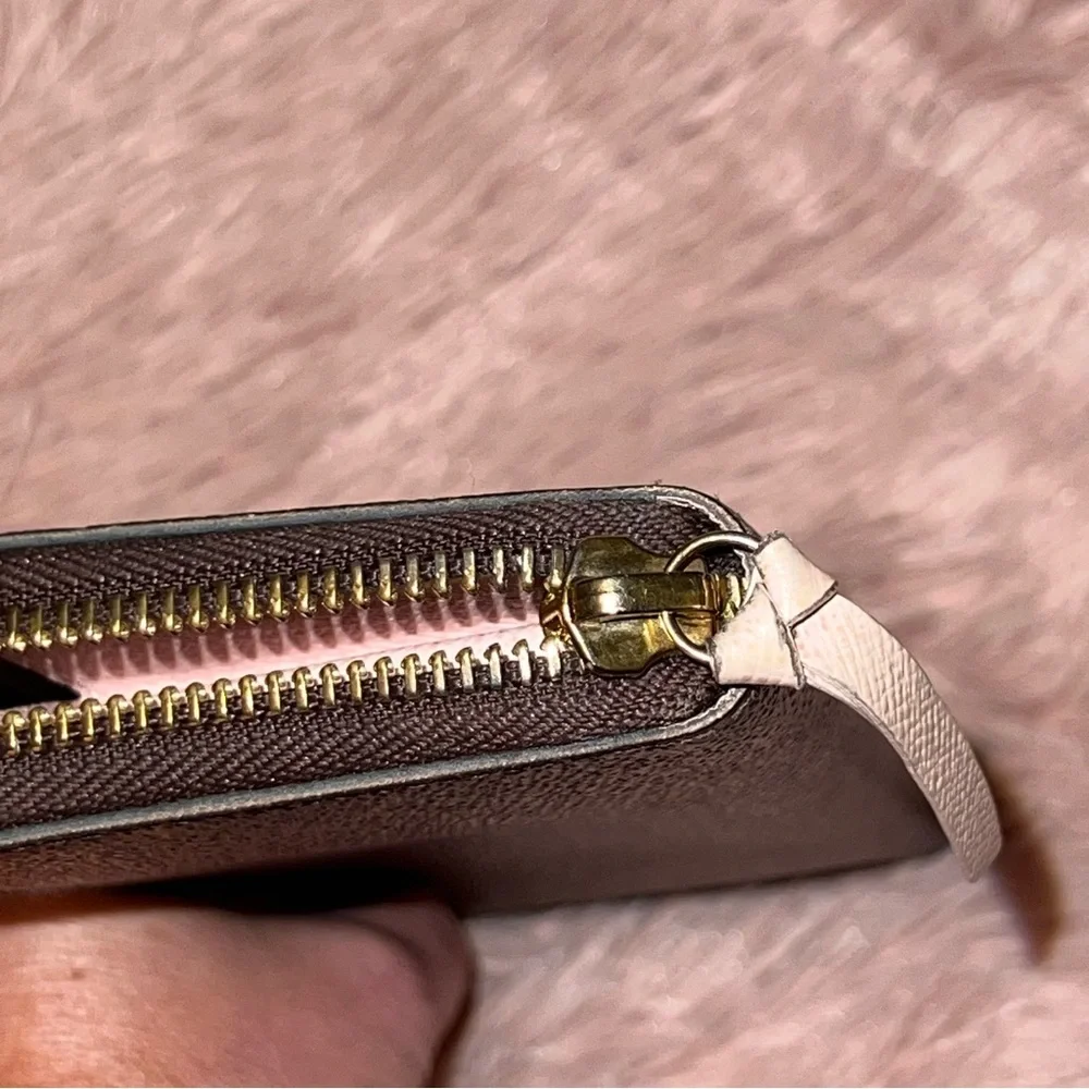 LOUIS VUITTON Clemence Wallet - Picture 7 of 14